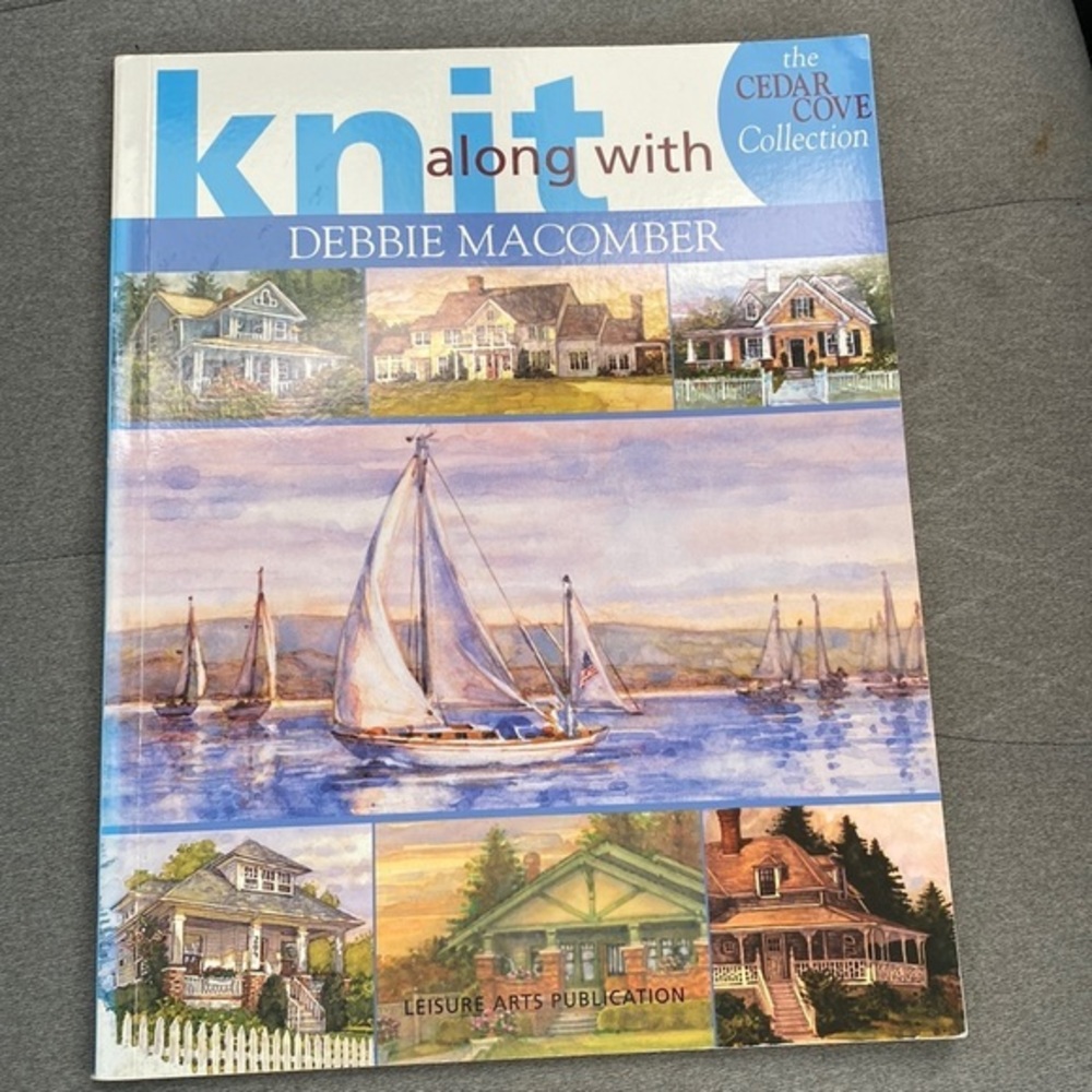 Signed Debbie Macomber Knit Along Cedar Cove Collection Leisure Arts 4658